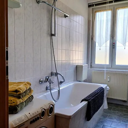 - 2 Schlafzimmer- Balkon Und Parkplatz شقة غورليتز