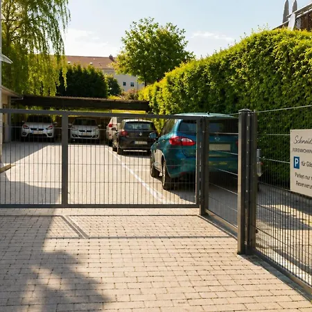 - 2 Schlafzimmer- Balkon Und Parkplatz * غورليتز