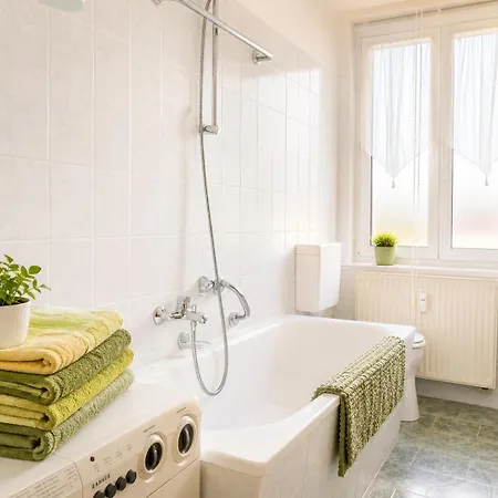 شقة Schneider-suedstadt - 2 Schlafzimmer, Parkplatz, Dachterrasse, Wlan